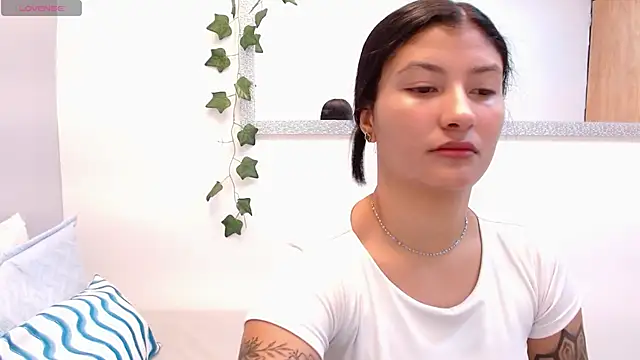 Snapshot of louis_k chatting on 29, 4, 2026 louis k online show from 29, 4, 2026