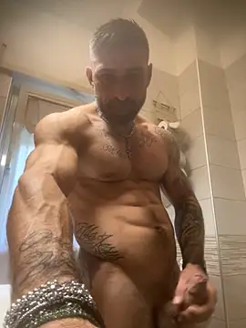 Snapshot of GmGit chatting on 13, 10, 2025 GmGit online show from 13, 10, 2025