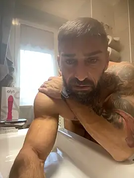 Snapshot of GmGit chatting on 21, 10, 2025 GmGit online show from 21, 10, 2025