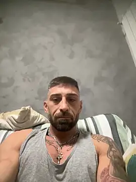 Snapshot of GmGit chatting on 22, 10, 2025 GmGit online show from 22, 10, 2025