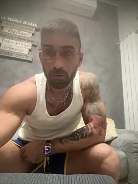 Snapshot of GmGit chatting on 1, 11, 2025 GmGit online show from 1, 11, 2025