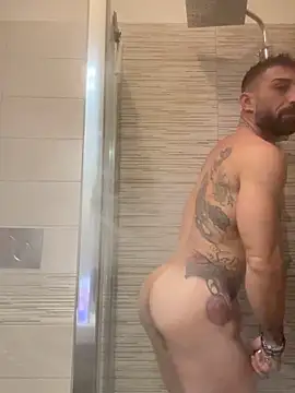 Snapshot of GmGit chatting on 15, 11, 2025 GmGit online show from 15, 11, 2025