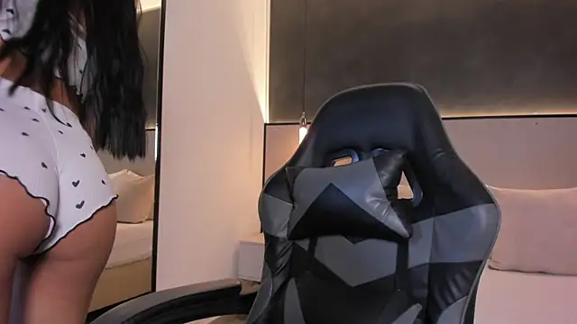 emily tolson online show from 10, 3, 2026