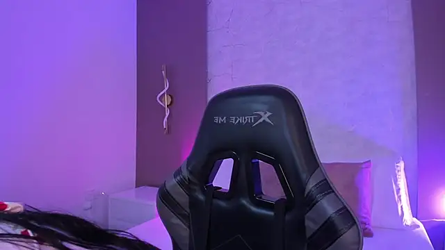 emily tolson online show from 28, 3, 2026