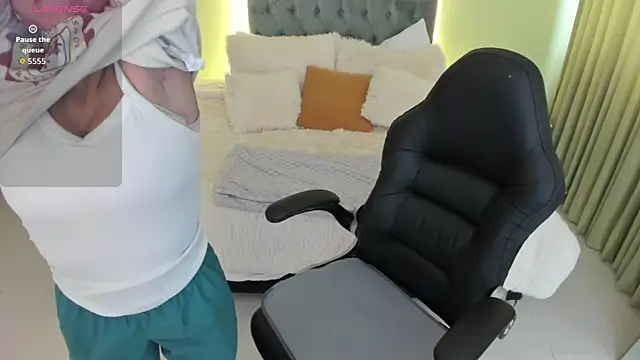 Camille Olsen  online show from 27, 10, 2025