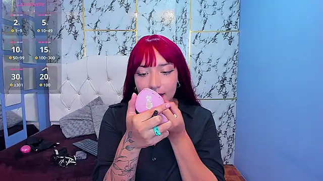 Itsuki N online show from 10, 10, 2025