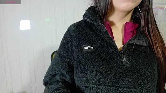 Sophi Thaylorr online show from 17, 9, 2025