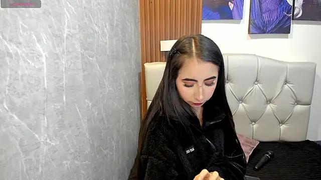 Sophi Thaylorr online show from 28, 10, 2025