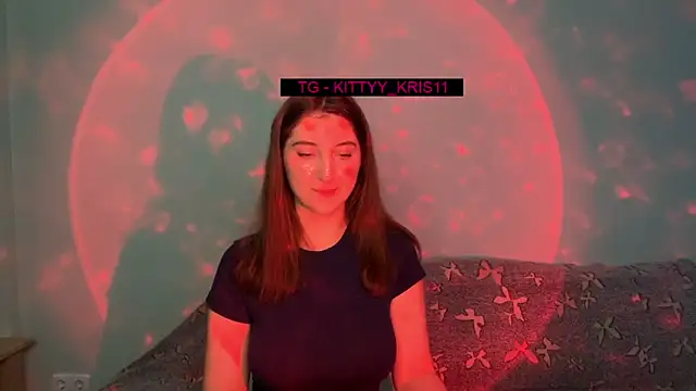 Snapshot of kitty_kristy1 chatting on 30, 11, 2025 kitty kristy1 online show from 30, 11, 2025