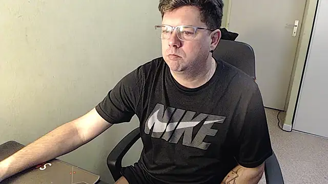 blueandwhite1 online show from 1, 2, 2025