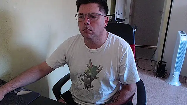 blueandwhite1 online show from 17, 9, 2025