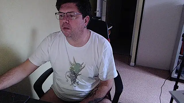 Snapshot of blueandwhite1 chatting on 19, 12, 2025 blueandwhite1 online show from 19, 12, 2025