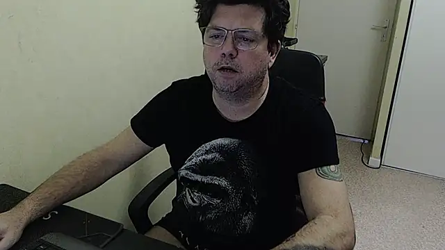 Snapshot of blueandwhite1 chatting on 9, 1, 2026 blueandwhite1 online show from 9, 1, 2026