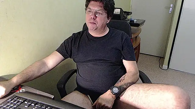 Snapshot of blueandwhite1 chatting on 13, 1, 2026 blueandwhite1 online show from 13, 1, 2026