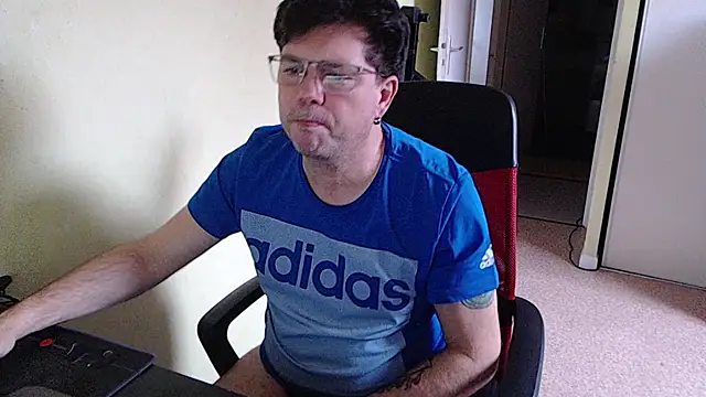 Snapshot of blueandwhite1 chatting on 17, 2, 2026 blueandwhite1 online show from 17, 2, 2026