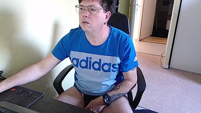 Snapshot of blueandwhite1 chatting on 24, 2, 2026 blueandwhite1 online show from 24, 2, 2026