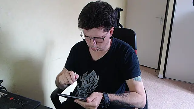 blueandwhite1 online show from 30, 3, 2026