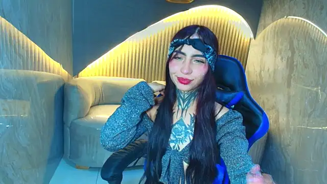 Snapshot of roux_r chatting on 3, 12, 2025 roux r online show from 3, 12, 2025