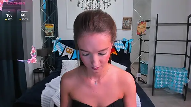 Snapshot of LoraSunnyy chatting on 21, 9, 2025 LoraSunnyy online show from 21, 9, 2025