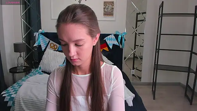 Snapshot of LoraSunnyy chatting on 28, 9, 2025 LoraSunnyy online show from 28, 9, 2025