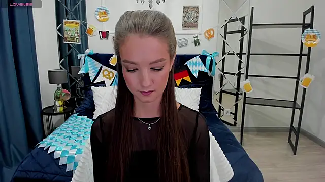 Snapshot of LoraSunnyy chatting on 1, 10, 2025 LoraSunnyy online show from 1, 10, 2025