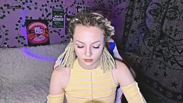 Snapshot of hotbeathoney chatting on 11, 9, 2025 hotbeathoney online show from 11, 9, 2025