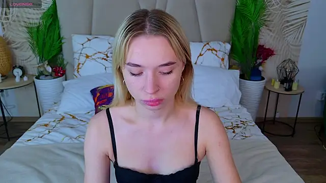 RachelColon online show from 19, 10, 2025