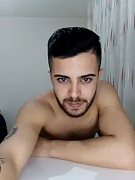 Snapshot of Ozi1910 chatting on 5, 12, 2025 Ozi1910 online show from 5, 12, 2025