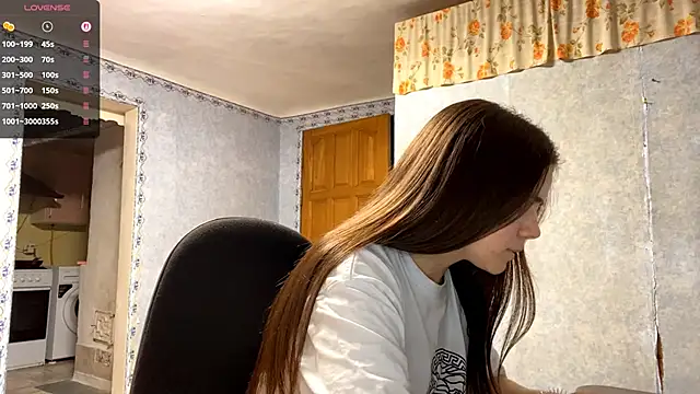 Snapshot of Lia_rise chatting on 3, 10, 2025 Lia rise online show from 3, 10, 2025