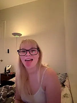 Snapshot of xoxokayy18 chatting on 12, 9, 2025 xoxokayy18 online show from 12, 9, 2025