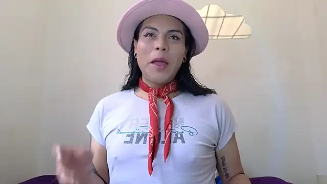 Snapshot of Ariana_rodriguez_0 chatting on 9, 10, 2025 Ariana rodriguez 0 online show from 9, 10, 2025