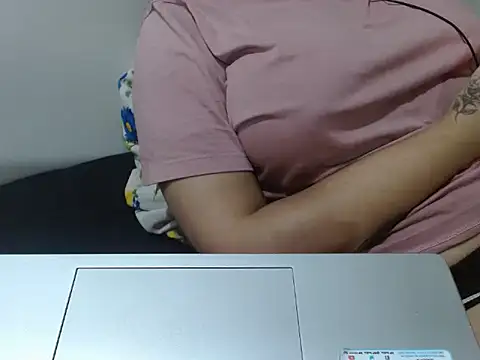 Snapshot of Nataliya_Singh chatting on 15, 4, 2026 Nataliya Singh online show from 15, 4, 2026