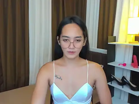 Snapshot of URHottestAngel chatting on 9, 9, 2025 URHottestAngel online show from 9, 9, 2025