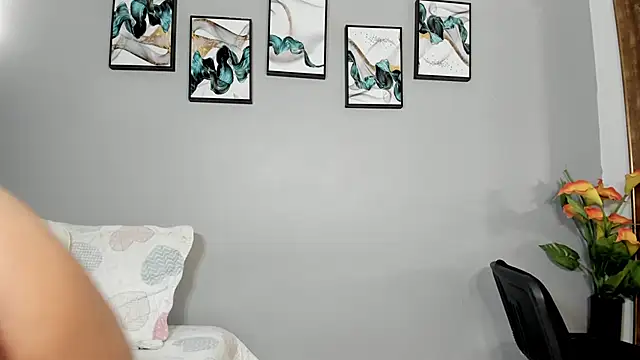 SophieW1 online show from 7, 2, 2026