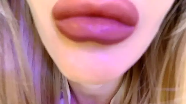 Snapshot of Politeeliza chatting on 8, 6, 2026 Politeeliza online show from 8, 6, 2026