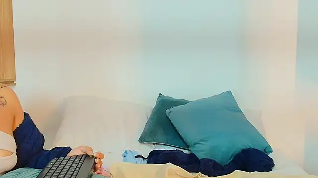 Snapshot of Dakota_Megan_69 chatting on 15, 11, 2025 Dakota Megan 69 online show from 15, 11, 2025