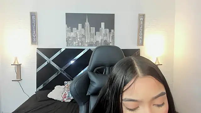 Snapshot of iamCharlotte19 chatting on 3, 11, 2025 iamCharlotte19 online show from 3, 11, 2025