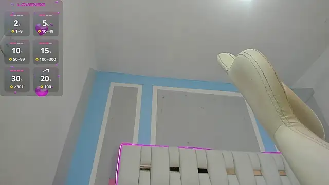 Snapshot of iamCharlotte19 chatting on 20, 11, 2025 iamCharlotte19 online show from 20, 11, 2025