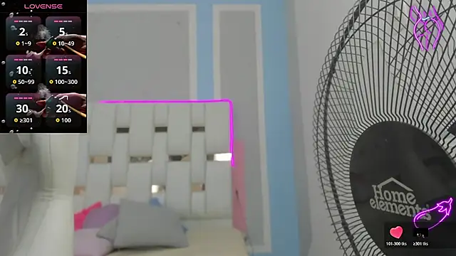 Snapshot of iamCharlotte19 chatting on 3, 12, 2025 iamCharlotte19 online show from 3, 12, 2025