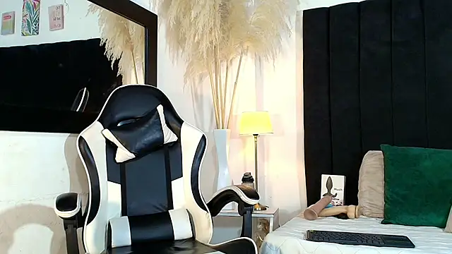 Snapshot of MaicolParker_ chatting on 24, 6, 2026 MaicolParker online show from 24, 6, 2026