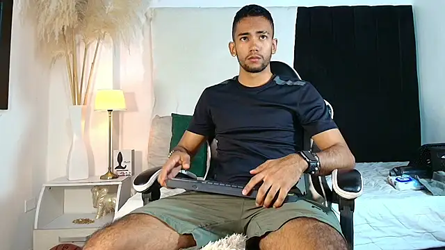 Snapshot of MaicolParker_ chatting on 26, 6, 2026 MaicolParker online show from 26, 6, 2026