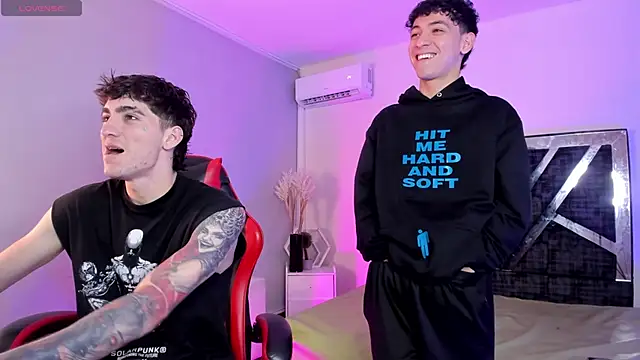 Handsomeboyss19 online show from 21, 4, 2026