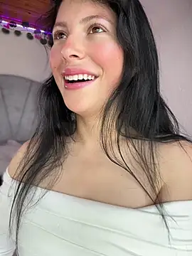 Mia salinass online show from 2, 6, 2026