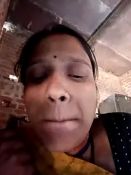 Snapshot of Xx_pooja chatting on 8, 11, 2025 Xx pooja online show from 8, 11, 2025