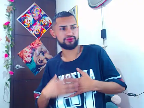 Snapshot of boybunnyerotic chatting on 11, 9, 2025 boybunnyerotic online show from 11, 9, 2025