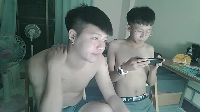 Snapshot of zhu000000 chatting on 17, 4, 2026 zhu000000 online show from 17, 4, 2026