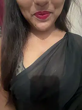 Snapshot of Shneeha_le chatting on 9, 7, 2026 Shneeha le online show from 9, 7, 2026