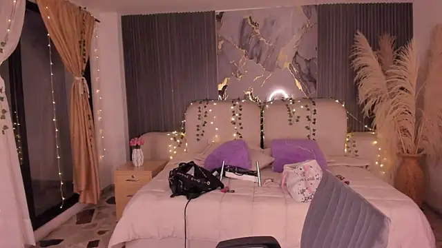 SarahCastro1  online show from 27, 3, 2026