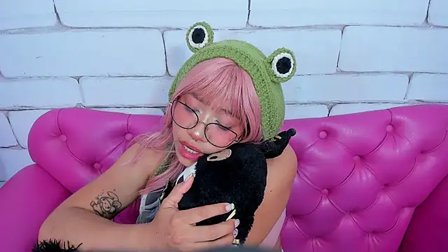 Snapshot of SafiroAgataaa chatting on 18, 9, 2025 SafiroAgataaa online show from 18, 9, 2025