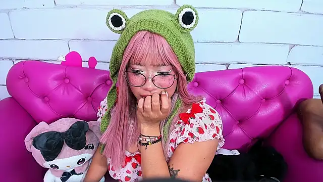 Snapshot of SafiroAgataaa chatting on 5, 10, 2025 SafiroAgataaa online show from 5, 10, 2025